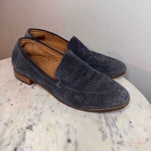 Clarks Collection Loafers Size 8 m
Suede gray blue shoes MAKE ME AN OFFER!